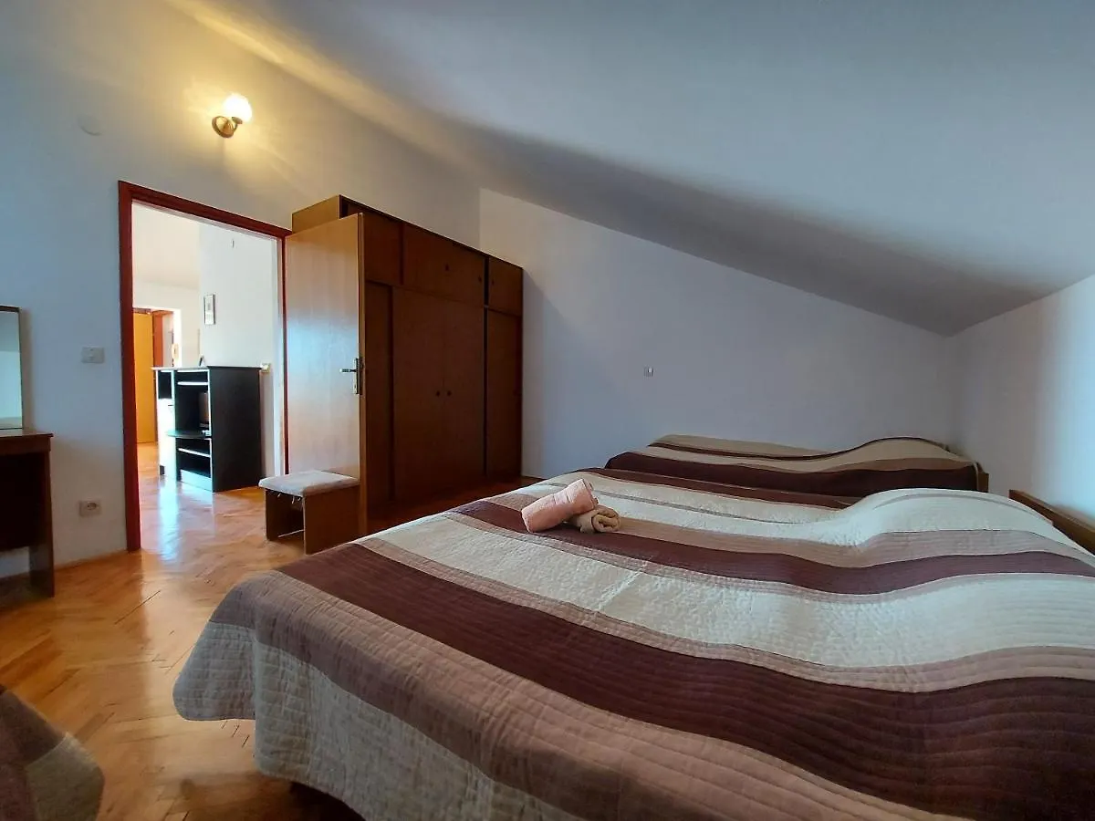 Apartments Franjo Jadranovo