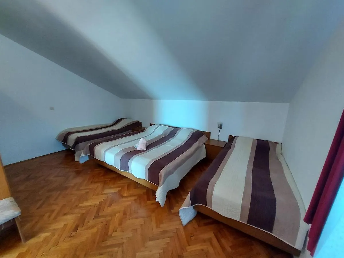 Apartments Franjo Jadranovo